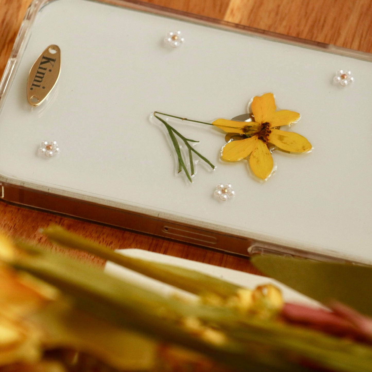 一輪のお花とパールのフラワーケース | ハルシャギク
