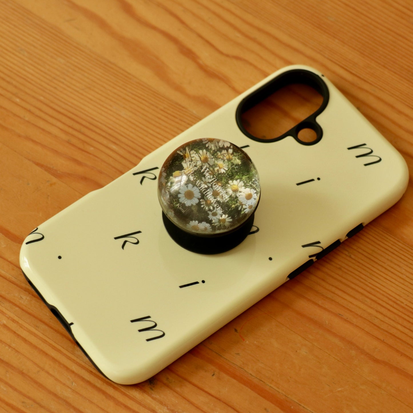 Minimal Letter Case – Butter