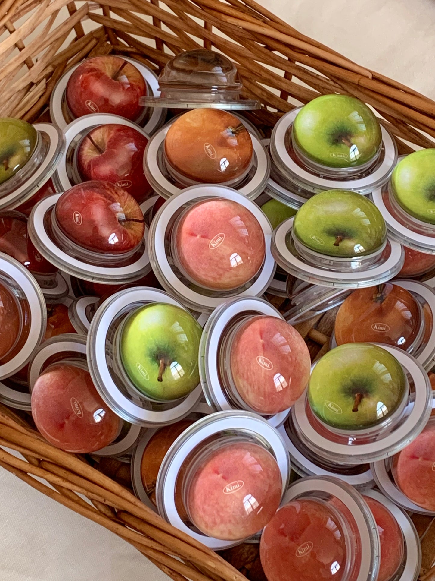 Fruits tok/apple