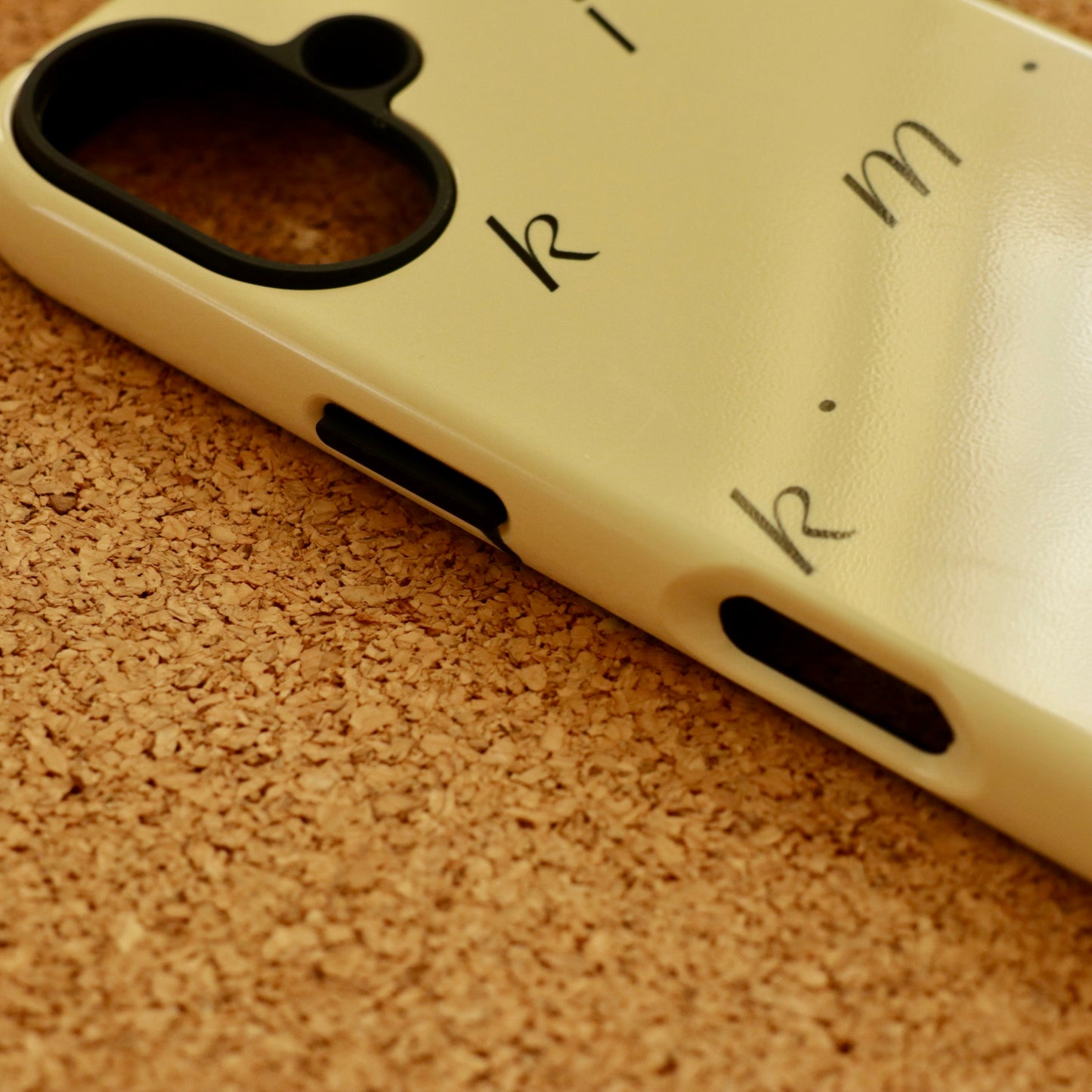 Minimal Letter Case – Butter