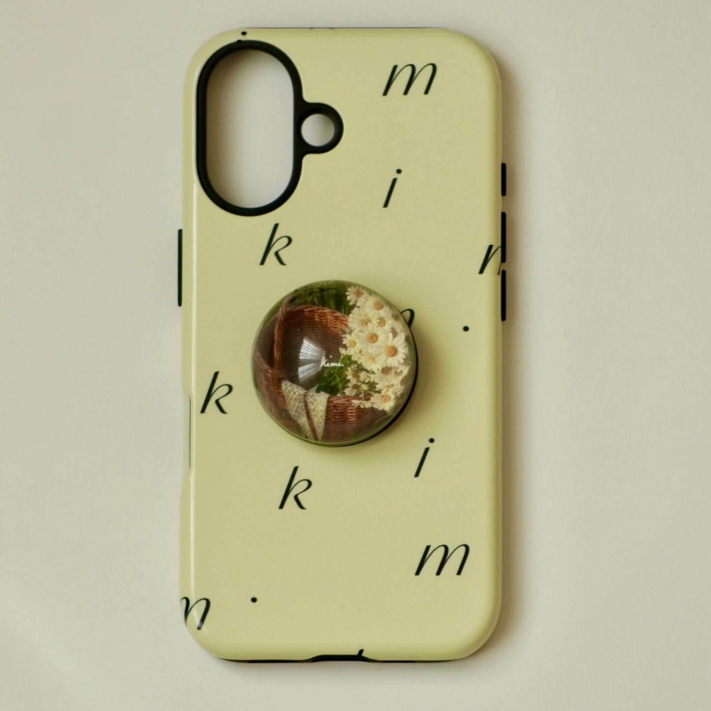 Minimal Letter Case – Butter