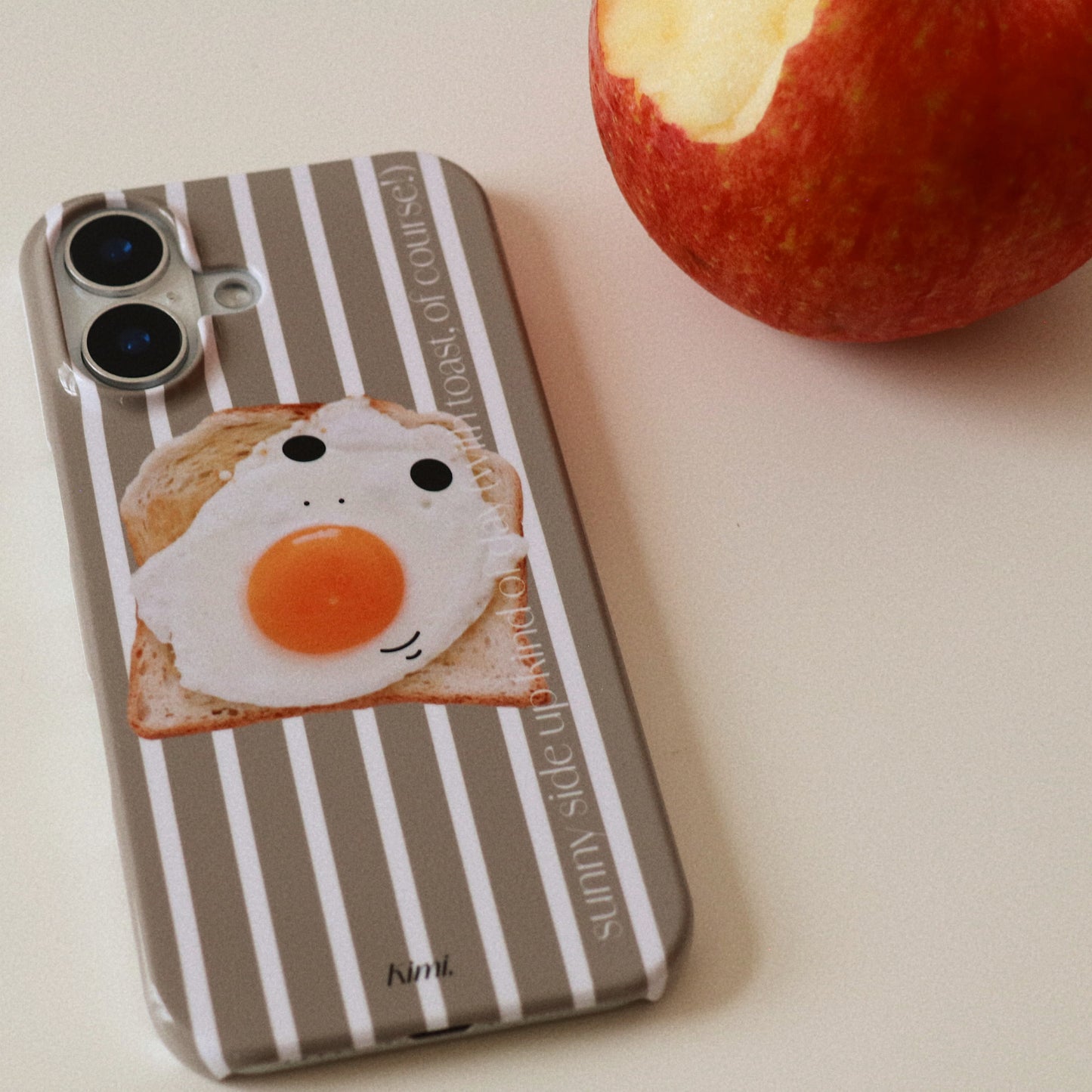 トーストとめだまやきみくんのスマホケース