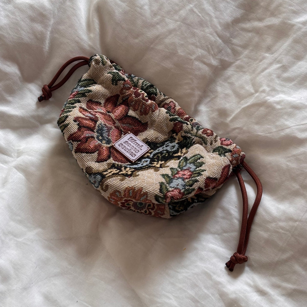 Floral Gobelin Pouch (Beige)｜花柄ゴブラン巾着ポーチ（ベージュ）