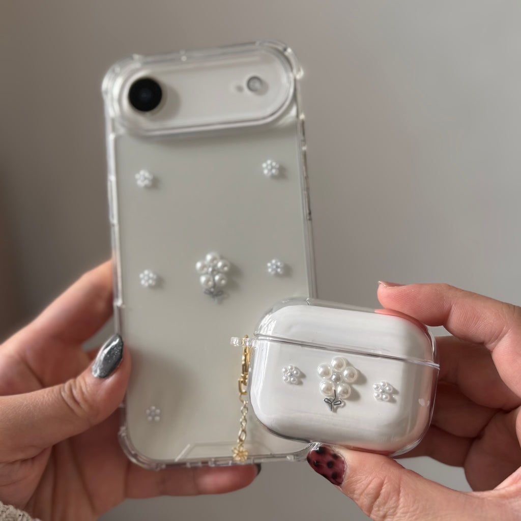 小さなお花のAirPodsケース シルバー