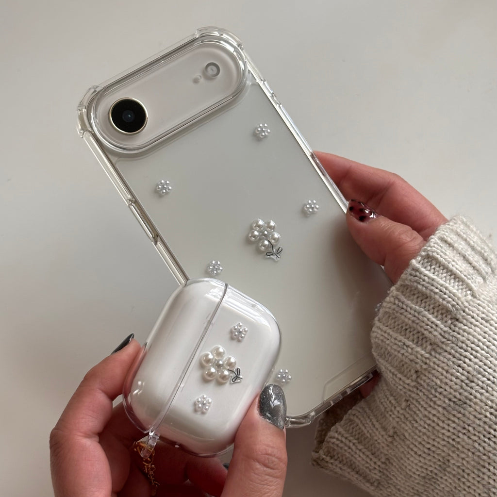 小さなお花のAirPodsケース シルバー