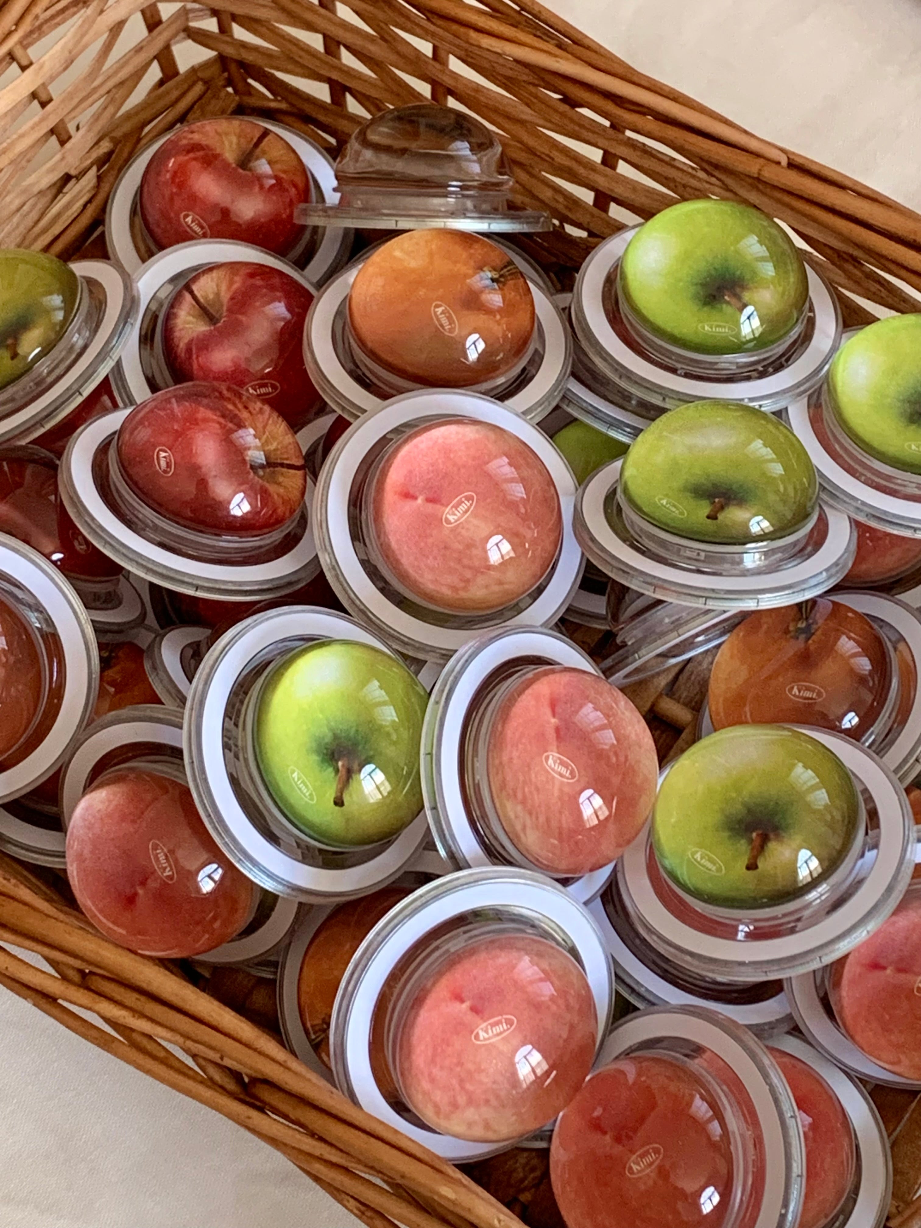 Fruits tok/green apple