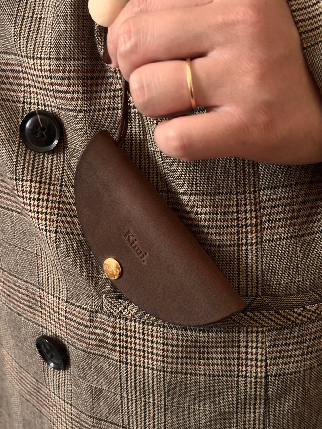 Nubuck Circle Key Case-Dark Brown