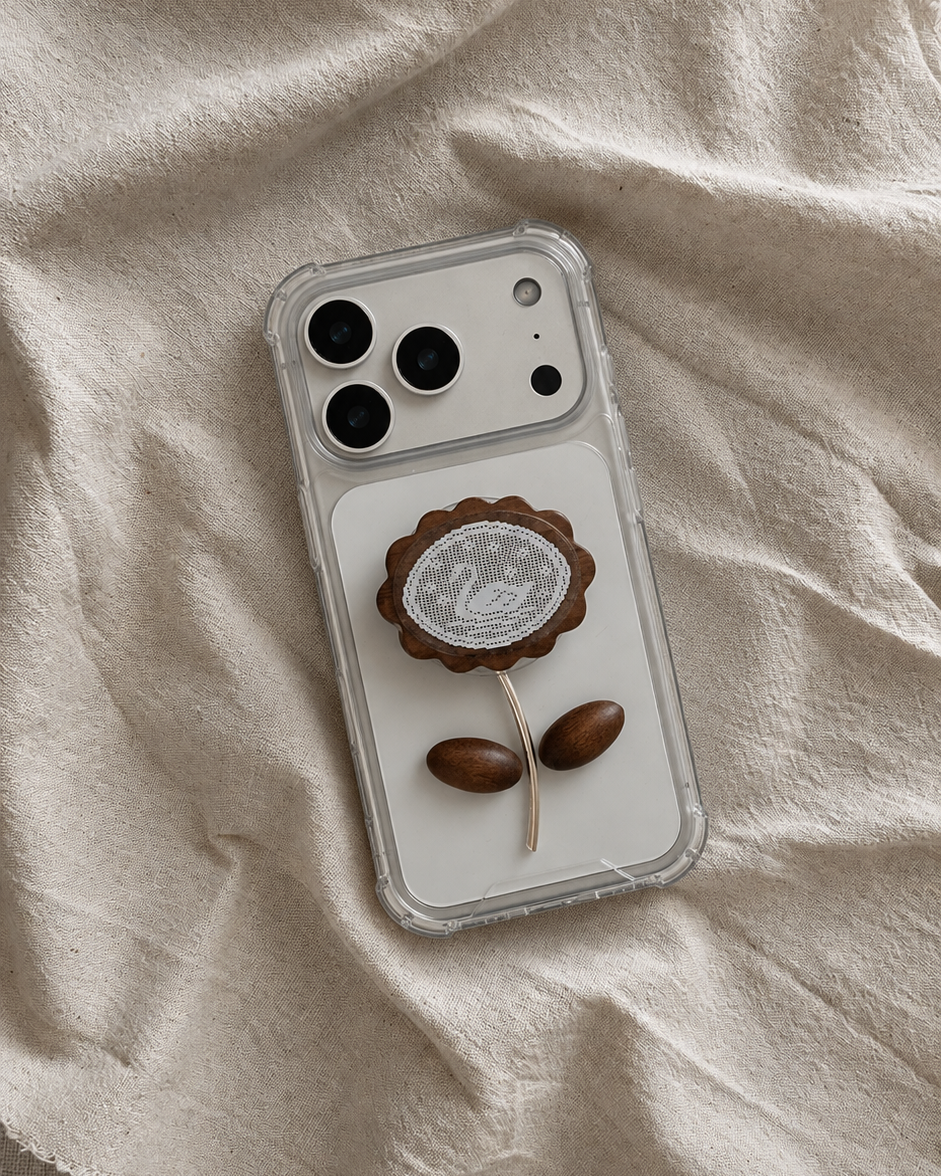 Wood Flower Lace Grip Case – Swan