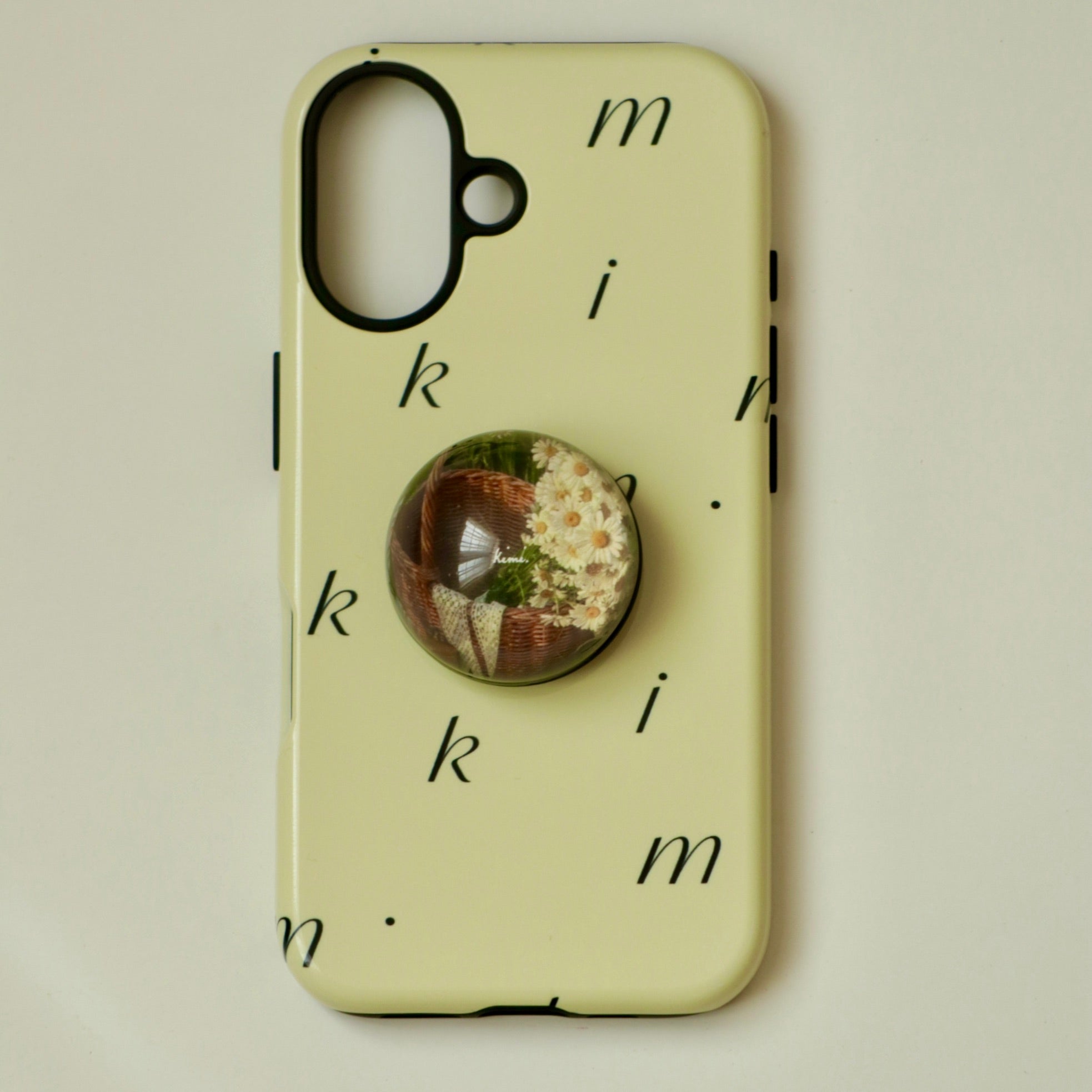 Minimal Letter Case – Butter