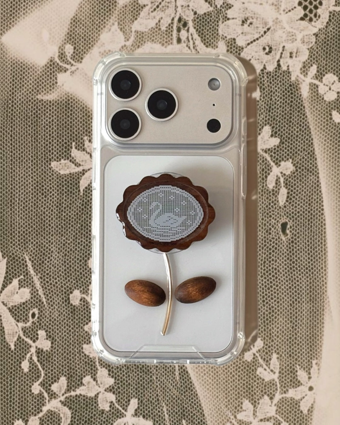 Wood Flower Lace Grip Case – Swan